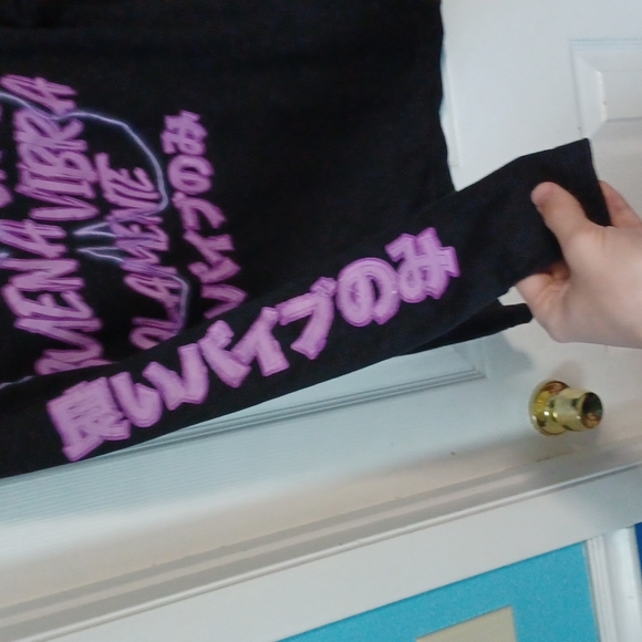 Butterfly Print Long Sleeve Tee Size M (runs small) - Picture 3 of 3